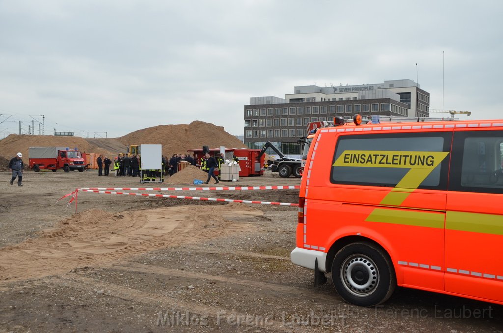 Erster Spatenstich Neues Feuerwehrzentrum Koeln Kalk Gummersbacherstr P158.JPG - Miklos Laubert